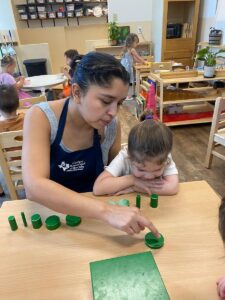 MSOSV_TeacherGivingLesson_01